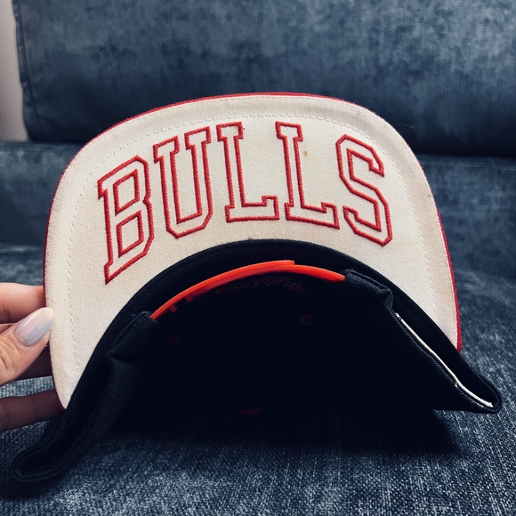 MITCHELL & NESS CHICAGO BULLS SNAPBACK - Picture 5 of 5